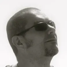 Poslechněte si interpreta Didier Ducau, sledujte hudební videa, přečtěte si životopis, podívejte se na data turné a další informace.