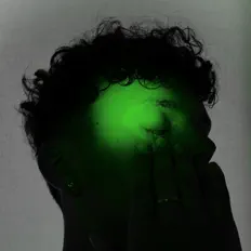 Ouça Roman, assista a videoclipes, leia a biografia, veja as datas das turnês e mais!