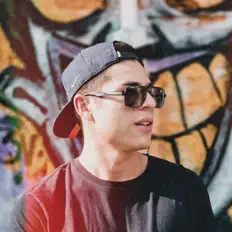 Konig Pry सुनें, म्यूज़िक वीडियो देखें, बायो पढ़ें, दौरे की तारीखें और बहुत कुछ देखें!