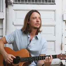 Luister naar Mitch Parkinson, bekijk muziekvideo's, lees de bio, bekijk de tourdata, en meer!