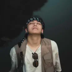 Listen to Đặng Minh, watch music videos, read bio, see tour dates & more!