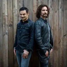 GHOST을(를) 듣고, 뮤직 비디오를 보고, 약력을 읽고, 투어 일정 등을 확인하세요!