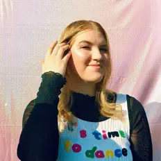 Missy Ecker dinle, müzik videolarını izle, biyografisini oku, tur tarihlerini ve daha fazlasını gör!