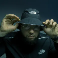 收听 Prophecy MDR、观看音乐视频、阅读小传、查看巡演日期等 ！