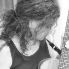 Ascolta Josie Bello, guarda video musicali, leggi la biografia, vedi le date del tour & altro!