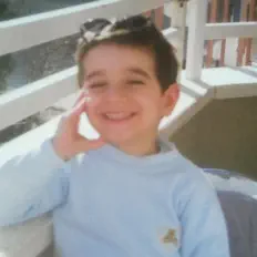 Ouve melih, vê vídeos de música, lê a biografia, vê as datas da digressão e muito mais!