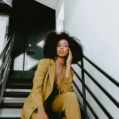 聆聽 Torre Blake、觀看音樂影片、閱讀小傳、查看巡演日期等！