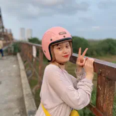 Van Hoang을(를) 듣고, 뮤직 비디오를 보고, 약력을 읽고, 투어 일정 등을 확인하세요!