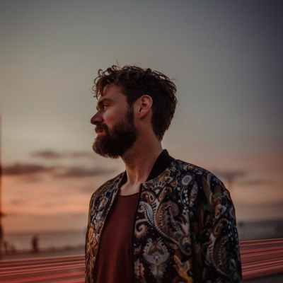 Listen to Lukas Batteau, watch music videos, read bio, see tour dates & more!