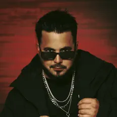 Daneon सुनें, म्यूज़िक वीडियो देखें, बायो पढ़ें, दौरे की तारीखें और बहुत कुछ देखें!