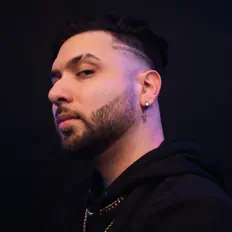 Écoutez EYSIO, regardez des vidéoclips, lisez la biographie, consultez les dates de tournée et plus encore !