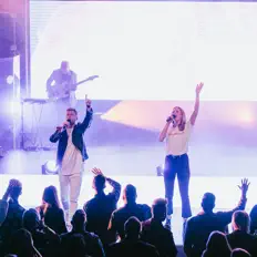 Escucha a HopeUC, mira vídeos musicales, lee la biografía, consulta fechas de giras y mucho más.