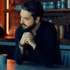 Ouve Özgür Kanat, vê vídeos de música, lê a biografia, vê as datas da digressão e muito mais!