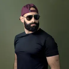 Luister naar Ivan Berkowitz, bekijk muziekvideo's, lees de bio, bekijk de tourdata, en meer!