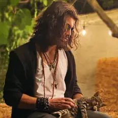Ascolta Alp Keskin, guarda video musicali, leggi la biografia, vedi le date del tour & altro!
