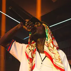 Ascolta Hoodiebeeb, guarda video musicali, leggi la biografia, vedi le date del tour & altro!