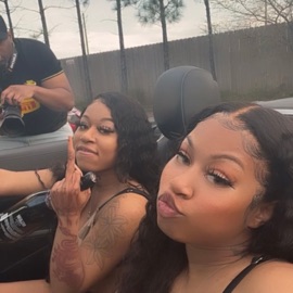 In This Bih Fam0us.Twinsss