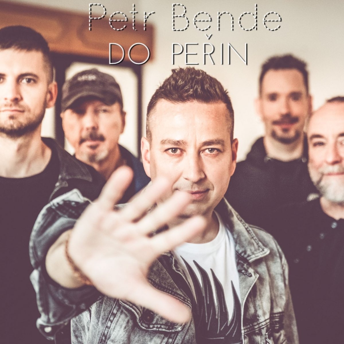 Do peřin - Single by Petr Bende on Apple Music