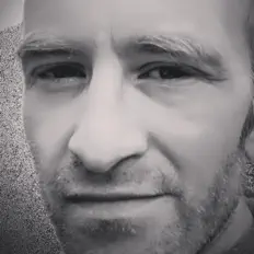Poslechněte si interpreta Jon Wilson, sledujte hudební videa, přečtěte si životopis, podívejte se na data turné a další informace.