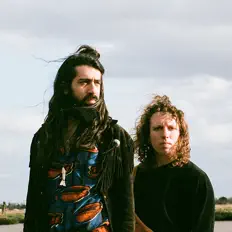 Escucha a LONGLIGHT, mira vídeos musicales, lee la biografía, consulta fechas de giras y mucho más.