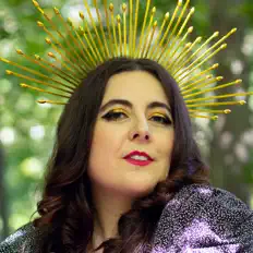 Jessica Licciardello: песни, клипы, биография, даты выступлений и многое другое.