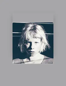 Milla Rumi을(를) 듣고, 뮤직 비디오를 보고, 약력을 읽고, 투어 일정 등을 확인하세요!