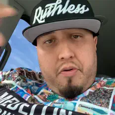 Escucha a Hollowz, mira vídeos musicales, lee la biografía, consulta fechas de giras y mucho más.