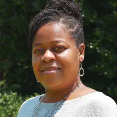 聆聽 Sharlena Tabor、觀看音樂影片、閱讀小傳、查看巡演日期等！