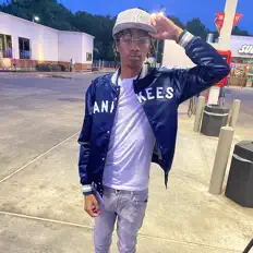 Poslechněte si interpreta GeeMvp, sledujte hudební videa, přečtěte si životopis, podívejte se na data turné a další informace.