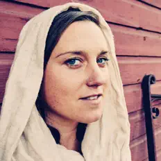 Dengarkan Sara Emmitt, tonton video musik, baca bio, lihat tanggal tur & lainnya!