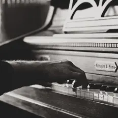 聆聽 Project Kronos、觀看音樂影片、閱讀小傳、查看巡演日期等！