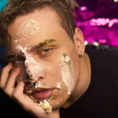 Escucha a Aarman Touré, mira videos musicales, lee su biografía, consulta las fechas de las gira y más.