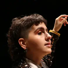 Sir Dallan G. dinle, müzik videolarını izle, biyografisini oku, tur tarihlerini ve daha fazlasını gör!