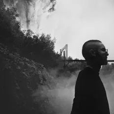 Hör dir Shining One an, schau dir Musikvideos an, lies die Biografie, finde Tourdaten und mehr!