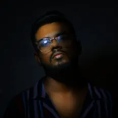 Escucha a U-LoW, mira videos musicales, lee su biografía, consulta las fechas de las gira y más.