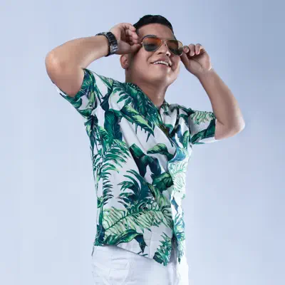 Listen to Giovanni Machuca, watch music videos, read bio, see tour dates & more!