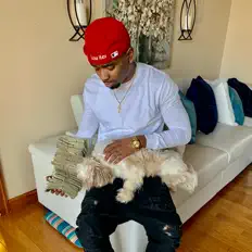 Low Key सुनें, म्यूज़िक वीडियो देखें, बायो पढ़ें, दौरे की तारीखें और बहुत कुछ देखें!