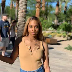 Luister naar DEE ICYY, bekijk muziekvideo's, lees de bio, bekijk de tourdata, en meer!