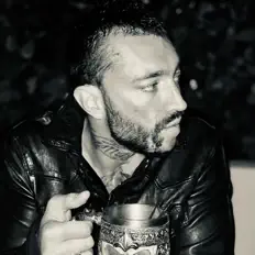 Escucha a Khoroshun, mira videos musicales, lee su biografía, consulta las fechas de las gira y más.