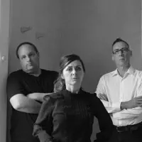 Escucha a undefined, mira videos musicales, lee su biografía, consulta las fechas de las gira y más.