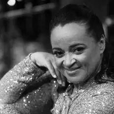 Listen to Miriam dos Passos, watch music videos, read bio, see tour dates & more!
