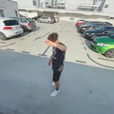 Ouve Adam Al Hassam, vê vídeos de música, lê a biografia, vê as datas da digressão e muito mais!