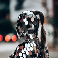 Hör dir undefined an, schau dir Musikvideos an, lies die Biografie, finde Tourdaten und mehr!