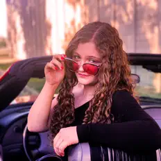 收听 Katie Ray、观看音乐视频、阅读小传、查看巡演日期等 ！