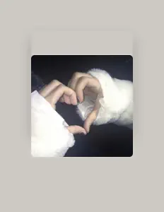 聆聽 Yung Lunar、觀看音樂影片、閱讀小傳、查看巡演日期等！