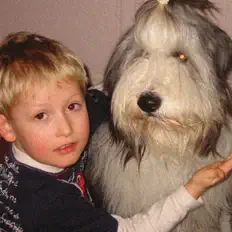 收听 Aune、观看音乐视频、阅读小传、查看巡演日期等 ！