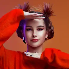 ALEXANDRA सुनें, म्यूज़िक वीडियो देखें, बायो पढ़ें, दौरे की तारीखें और बहुत कुछ देखें!