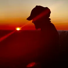 Écoutez Medina, regardez des vidéoclips, lisez la biographie, consultez les dates de tournée et plus encore !