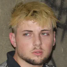 Ascolta smileyfrown, guarda video musicali, leggi la biografia, vedi le date del tour & altro!