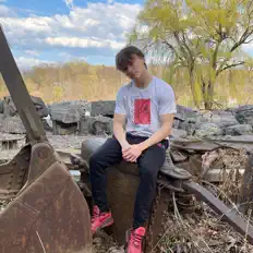 LeftPocket dinle, müzik videolarını izle, biyografisini oku, tur tarihlerini ve daha fazlasını gör!